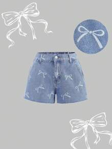 SHEIN Girlism Wiosenne i letnie, luźne, jeansowe szorty dla nastolatek z niskim stanem i kokardką, z nadrukiem i surowym brzegiem, modne stylizacje na wiosnę i lato, plażowe, na wakacje, na koncerty, na festiwale, na imprezy rave, na letni brunch, na ukończenie szkoły.