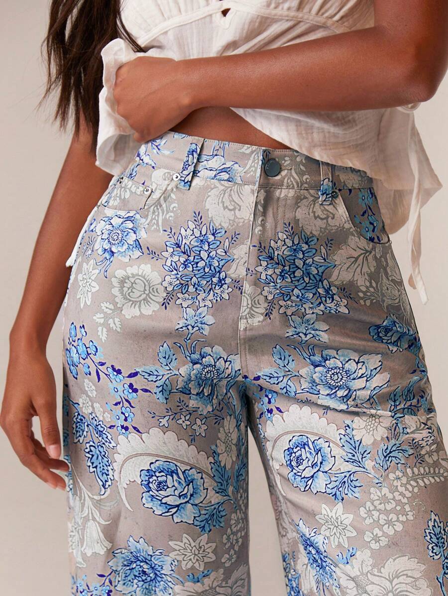 Athîral Women's Floral Print Straight Leg Trouser - Multicolor - View 1