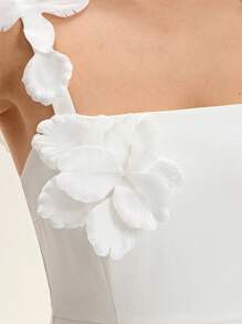 Aveloria Rosie 压花花卉装饰连衣裙，高腰收腰，无袖度假风格 - 白色 - 查看 6