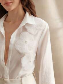 Anewsta 优雅精致的白色天丝花卉3D宽松休闲女衬衫 - 白色 - 查看 2
