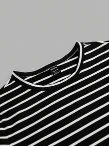 SHEIN EZwear 4件組女款休閒極簡碎花圖案圓領短袖修身短版T恤，適合夏季外出穿著 - 黑與白 - 查看 12