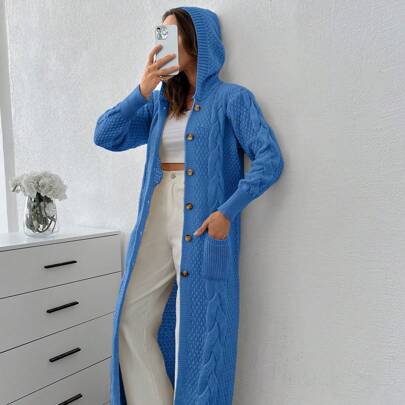 Cardigan con dettagli e bottoni lunghi e particolari+ 480