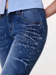 Selenza 女款 Zodiac 系列天秤座图案优雅通勤喇叭牛仔裤，采用银色刺绣精制牛仔布，水钻细节，星空图案，治愈、富有同情心、浪漫、聪明 - 藍色 - 查看 7