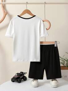 Tween Boys' Letter & Car Print Snug Fit Short Sleeve T-Shirt And Shorts Pajama Set - Multicolor - View 2
