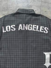 Camisa de manga corta suelta de estilo callejero con letras en inglés y estampado a cuadros para hombres