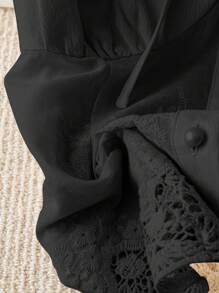 Franclia 女士甜美优雅法式撞色蕾丝露肩系带修身短款上衣，春夏款 - 黑色 - 查看 5