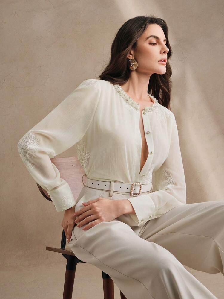 Blusa de manga larga de chifón pesada con bordados florales 3D y cuello redondo de doble capa para mujeres