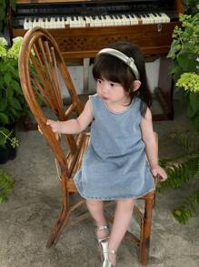 SHEIN Vintaside Kids Babygirl 夏季时尚可爱大蝴蝶结水洗牛仔连衣裙，适合旅行、度假、海滩玩耍或家庭聚会等日常穿着 - 淺藍色 - 查看 7