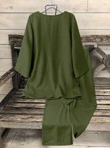 EMERY ROSE 2pcs/Set Women's V-Neck Coconut Button Decor 3/4 Sleeve Top + Straight Leg Solid Color Casual/Office Pants - Green - View 2