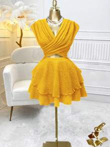 SHEIN LUNE Breezaya 女式交叉镂空荷叶边下摆度假沙滩裙演唱会服装针织高弹力荷叶边时尚设计亮色性感浪漫优雅晚会约会毕业服装节日派对春夏新款奶油黄色短裙 - 黃色 - 查看 4