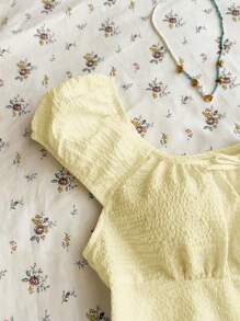 SHEIN TEENGIRL Yellow Bubble Texture Fabric Square Collar A-Line Short Shirt, Sweet & Cute, College Style Shirt