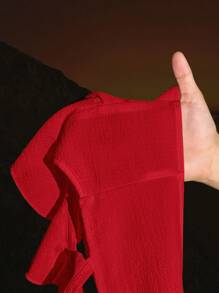 Slaydiva 不对称领口无袖褶皱短款上衣和层叠荷叶边下摆迷你裙搭配两件套