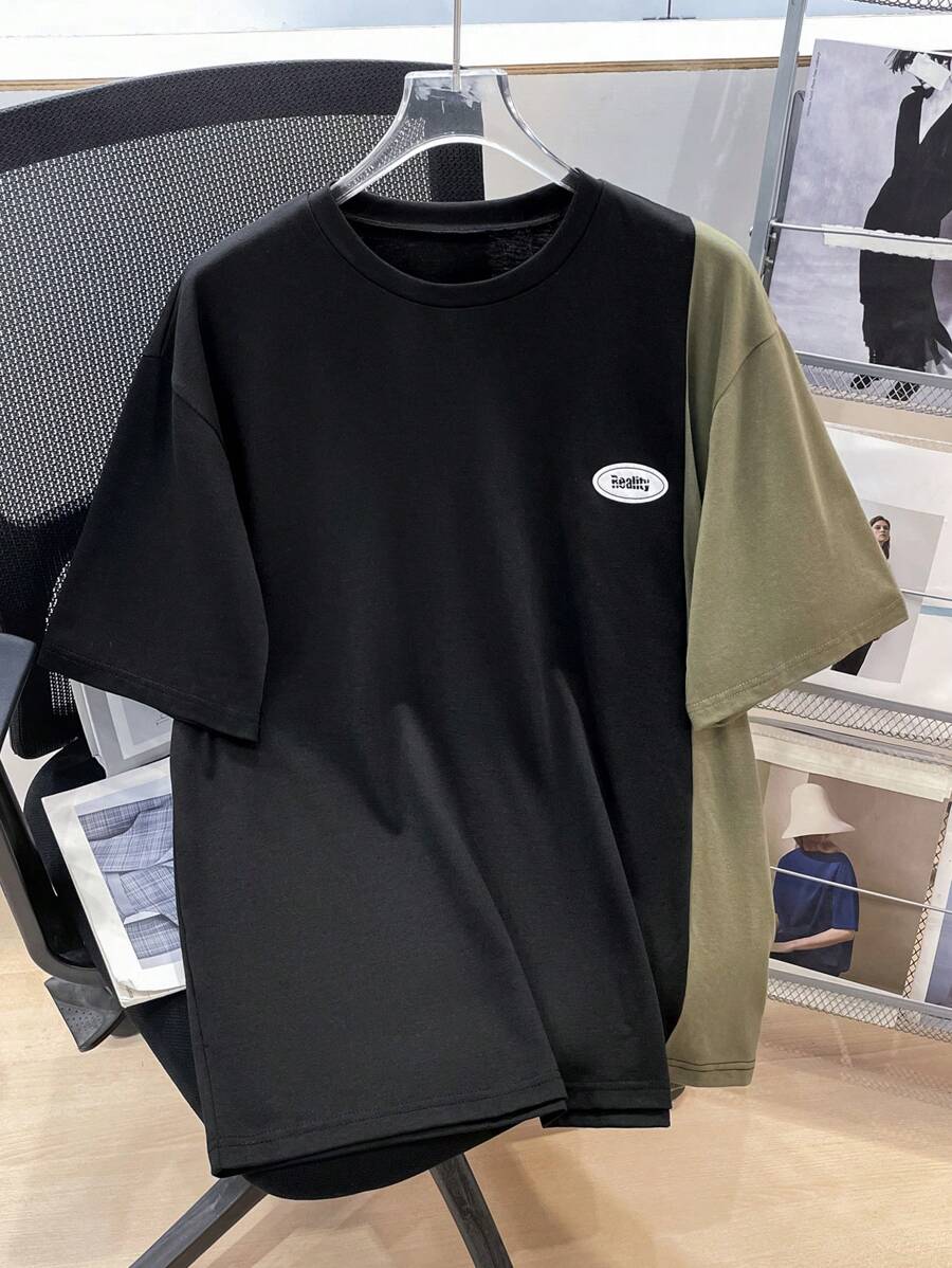 SHEIN Camiseta de manga corta y cuello redondo con diseño de parches y colores contrastantes, cómoda para adolescentes varones. Adecuada para el uso diario, la escuela, los viajes, las vacaciones y los deportes en primavera/verano. - Multicolor - Ver 1