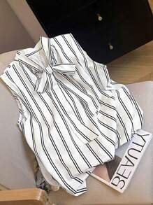 Franclia 时尚优雅条纹蝴蝶结无袖上衣 - 黑與白 - 查看 1