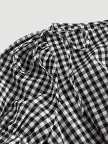 SHEIN MOD Áo kiểu cỡ lớn in họa tiết kẻ caro đen trắng, tay phồng, eo nhún, vạt peplum, thời trang, thích hợp cho mùa hè. - Đen và trắng - Xem 5