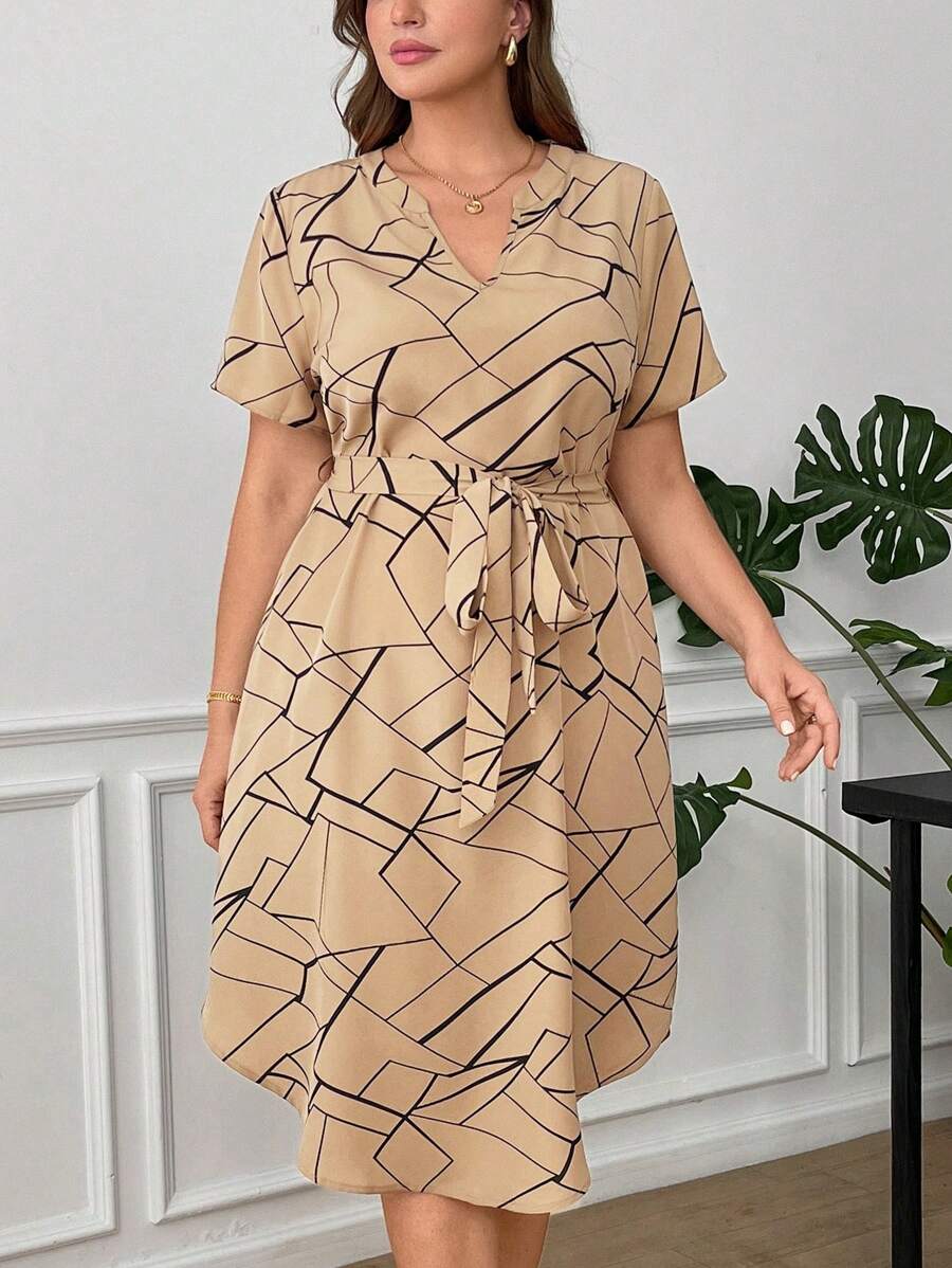 SHEIN Clasi 大码女式夏装，优雅印花短袖连衣裙 女士连衣裙 夏装 优雅连衣裙 女士夏装 女士春季连衣裙 连衣裙 大码女式春装 迷你连衣裙 工作夏装 女士夏季服装 工作夏装