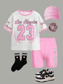 SHEIN Set de 2 piezas con camiseta de gráfico brillante rosa con estampado de letras y rayas, y shorts para niñas jóvenes, conjunto de ropa informal de verano