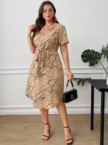 SHEIN Clasi 大码女式夏装，优雅印花短袖连衣裙 女士连衣裙 夏装 优雅连衣裙 女士夏装 女士春季连衣裙 连衣裙 大码女式春装 迷你连衣裙 工作夏装 女士夏季服装 工作夏装