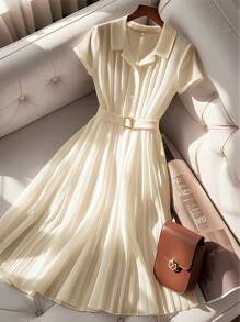 SHEIN Clasi 时尚新款法式高端优雅马球领白色雪纺褶皱夏季短袖连衣裙 - 杏色 - 查看 4