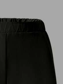 2 pezzi/set Outfit casual da ragazzo composto da maglietta a maniche corte con stampa grafica e scollo tondo e pantaloncini cargo, adatto per l'estate