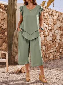 EMERY ROSE 加大码纯色荷叶边盖袖不对称下摆上衣和短裤两件套，夏季简约时尚风格，适合夏季休闲度假风格