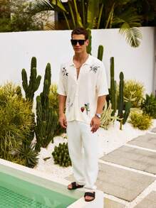 Manfinity RSRT 男士花卉刺绣前扣休闲短袖针织上衣沙滩装 - 白色 - 查看 4