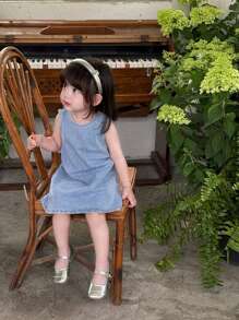 SHEIN Vintaside Kids Babygirl 夏季时尚可爱大蝴蝶结水洗牛仔连衣裙，适合旅行、度假、海滩玩耍或家庭聚会等日常穿着 - 淺藍色 - 查看 6