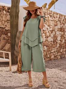 EMERY ROSE 加大码纯色荷叶边盖袖不对称下摆上衣和短裤两件套，夏季简约时尚风格，适合夏季休闲度假风格