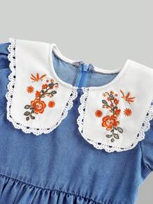 SHEIN Vestido de muñeca con mangas abullonadas y bordado floral de denim