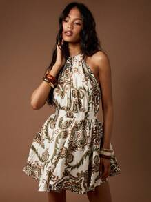 MISSGUIDED Vestido mini de línea A con escote halter, estampado de paisley, estilo boho con pliegues para festival de verano, vacaciones de primavera, con diseño de lazo en la espalda para fiesta de noche - Verde - Ver 1