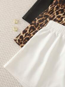 SHEIN Compra 1 Obtén 3 Gratis. Sets de shorts para adolescentes con estilo casual deportivo de ramas desnudas en negro y blanco, estampado de leopardo
