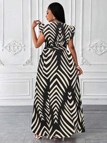 Maweii Váy dài họa tiết sọc dọc cổ chữ V cho nữ cỡ lớn, tay áo thắt lưng hình bướm - màu đen - Xem 2