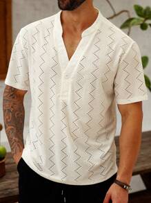 Manfinity Homme Camicia a maniche corte con motivo a jacquard e fori, taglio slim, vita morbida, motivo casual a rombi, colore bianco puro, adatta come regalo per il marito o il fidanzato di taglia grande - Bianco - Visualizzare 1