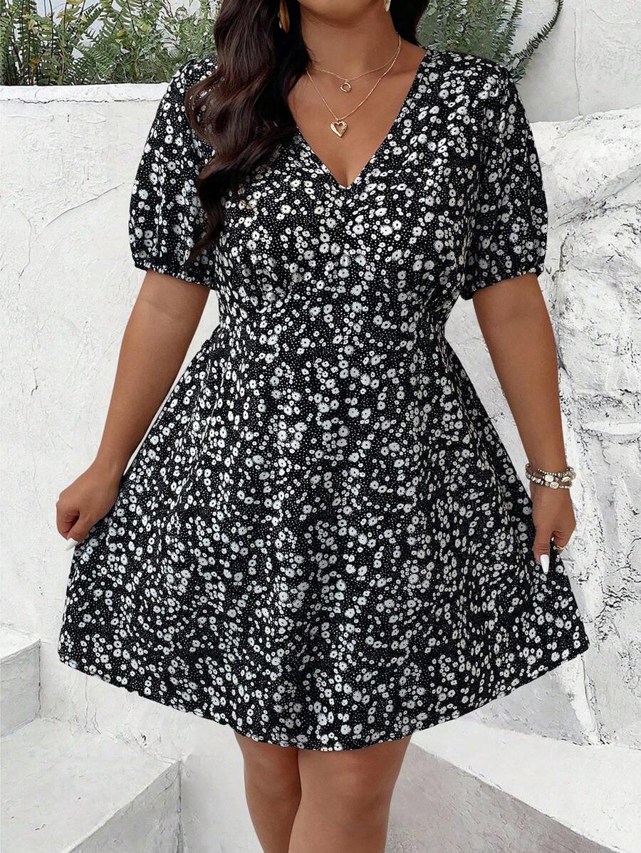 Breezaya Vestido de manga corta con escote en V, fondo negro y flores blancas para mujer de talla grande