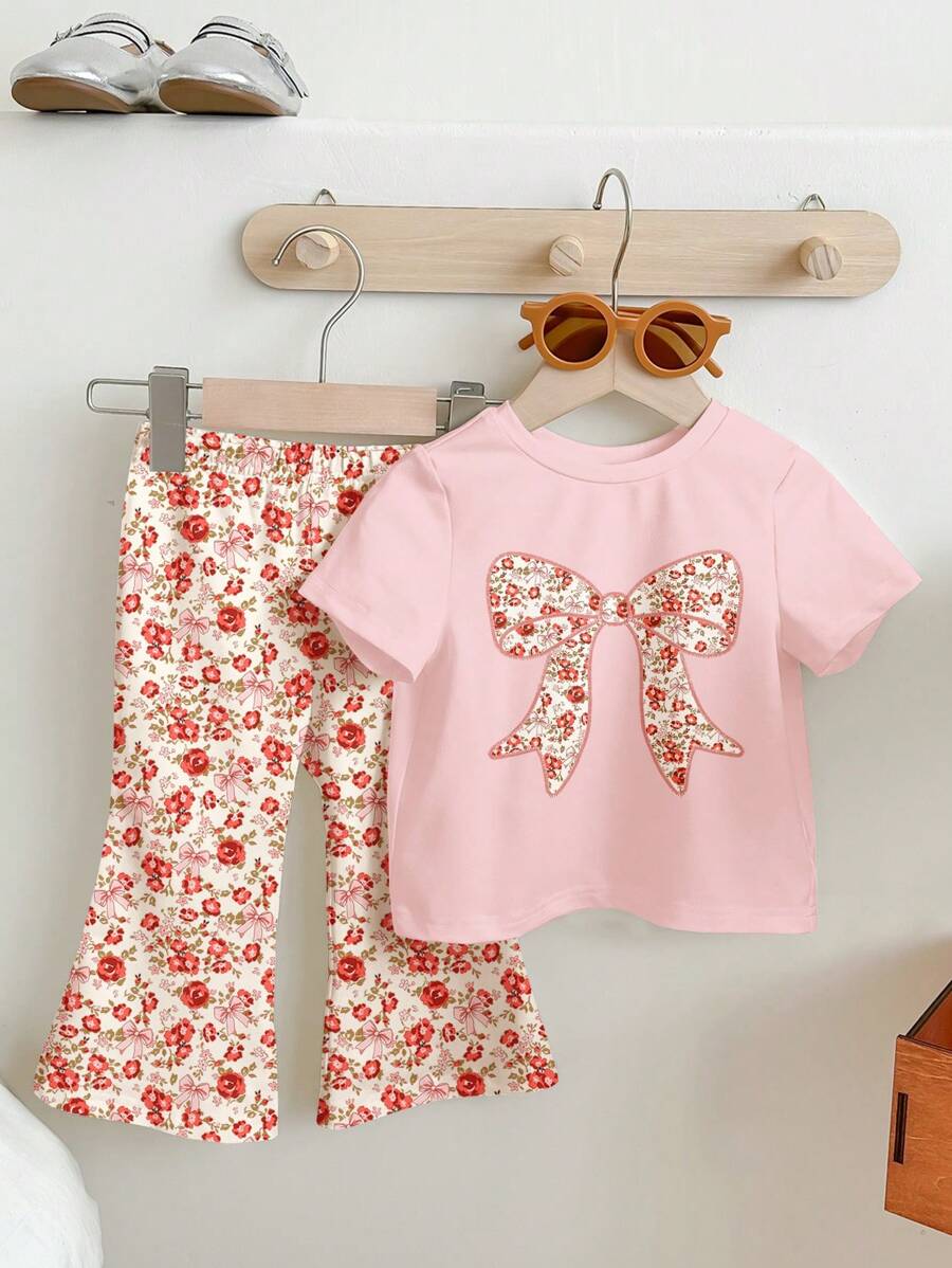 SHEIN 可爱波西米亚风格，碎花蝴蝶结女婴休闲简约浅粉色短袖圆领 T 恤和喇叭裤套装，适合春夏季 - 彩色 - 查看 1