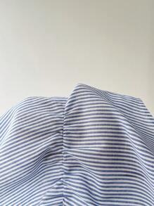 SHEIN EZwear Camicia senza maniche con stampa a righe, arricciatura sul fondo e laccetti davanti, taglie comode - Blu e Bianco - Visualizzare 8