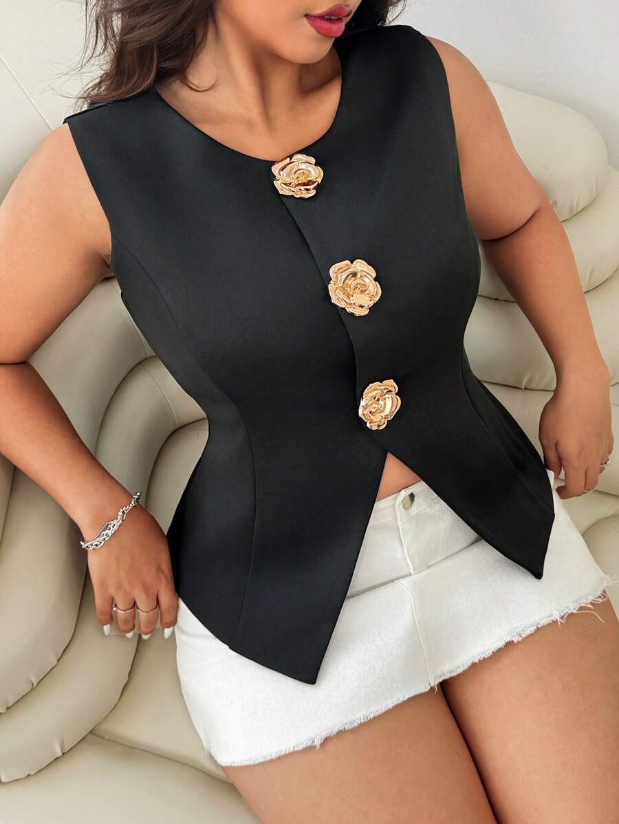 SHEIN EZwear Blazer sin mangas talla grande con botón de flor metálica - Negro - Ver 1