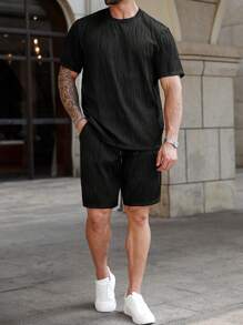 Manfinity Homme Plus Size Men Summer Casual Solid Color Textured Fabric Short Sleeve T-shirt I Szorty 2-częściowy zestaw