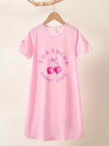 女孩可爱粉色柔软舒适樱桃印花宽松休闲短袖甜美蕾丝长裙，适合睡衣和休闲装