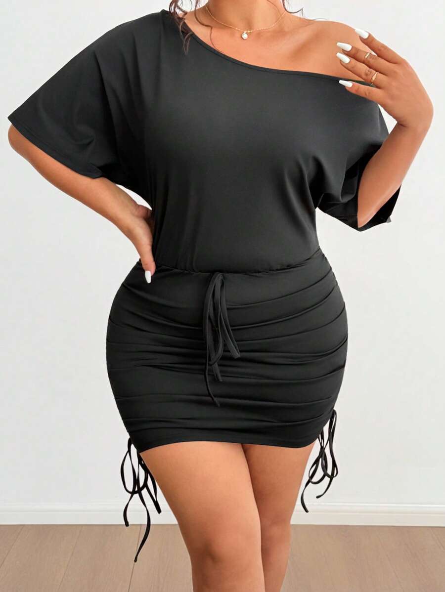 Flirla Vestido mini ajustado con hombros descubiertos, cordón en la cintura y casual - Negro - Ver 1
