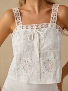 Enchnt 春夏浪漫女式白色花卉刺绣前系带单排扣蕾丝拼接吊带背心，休闲舒适，适合生日、节日派对、甜蜜约会、日常通勤、度假、婚礼季节必备、夏季百搭、音乐会