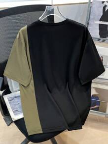 SHEIN Camiseta de manga corta y cuello redondo con diseño de parches y colores contrastantes, cómoda para adolescentes varones. Adecuada para el uso diario, la escuela, los viajes, las vacaciones y los deportes en primavera/verano. - Multicolor - Ver 2
