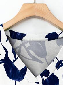 SHEIN LUNE Plus Size Floral Print T-Shirt, Casual & Suitable For Summer - Blue and White - View 5