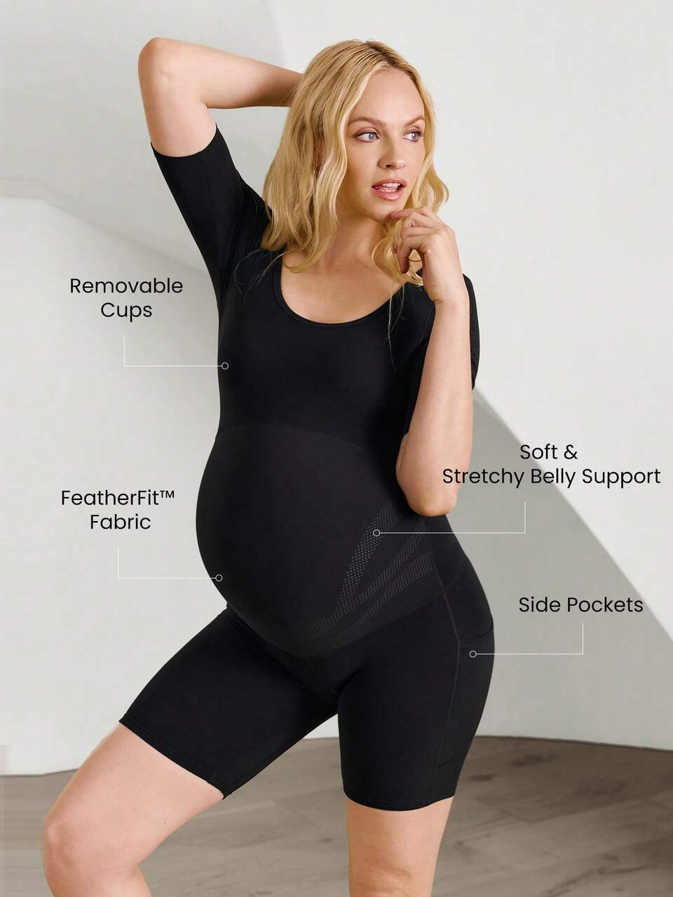 Mono corto de maternidad de manga corta con cuello de pico, copas extraíbles, bolsillos laterales, spandex FeatherFit™ Mama On The Move de 8 pulgadas, para yoga de bajo impacto, pilates, estudio, gimnasio y uso diario casual