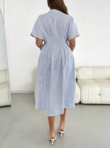 Auralis Đầm midi thời trang xuân hè cỡ lớn cho nữ, thoải mái hàng ngày, áo sơ mi cài nút eo màu xanh và trắng, trang phục công sở, trang phục làm việc, phong cách tiền bạc xưa, phong cách đơn giản, mùa hè châu Âu, trang phục làm việc cho phụ nữ, trang phục công sở cho phụ nữ - Màu xanh lam - Xem 2