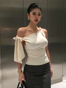 DAZY Asymmetrical Shoulder Tie Fitted Cropped Women's T-Shirt Going Out Tops - Apricot - View 4