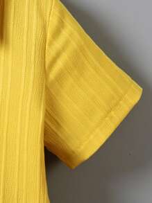 SHEIN 2 pezzi Set di camicie a maniche corte e pantaloncini di colore solido estivi per ragazzi