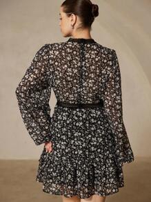 Revavyn 大码女式复古优雅碎花印花透明雪纺荷叶边泡泡袖系带性感迷你连衣裙 - 彩色 - 查看 2