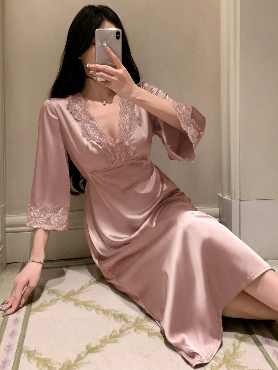DAZY Gaun Tidur Wanita Model V-Neck dengan Hiasan Renda dan Lengan Tiga Perempat Tanpa Punggung, Cocok untuk Musim Gugur, Musim Dingin, dan Hari Valentine - Baby Pink - View 1