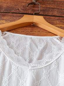 Linhara Áo thun tay lỡ Raglan họa tiết ren chắp vá cỡ lớn cho nữ - trắng - Xem 3
